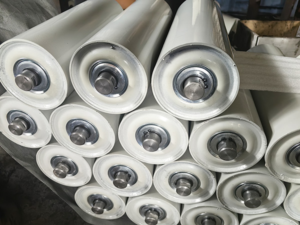 What are the design principles for idler spacing?